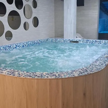 Tomy Forest Cigar Bar 4* زلاتيبور