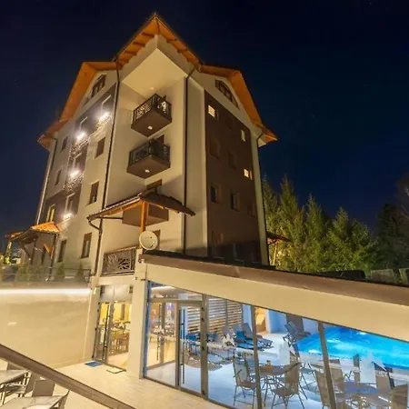 Tomy Forest Cigar Bar 4*