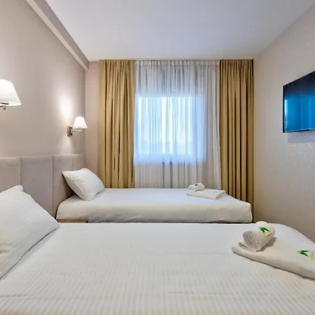 Tomy Forest Cigar Bar 4*