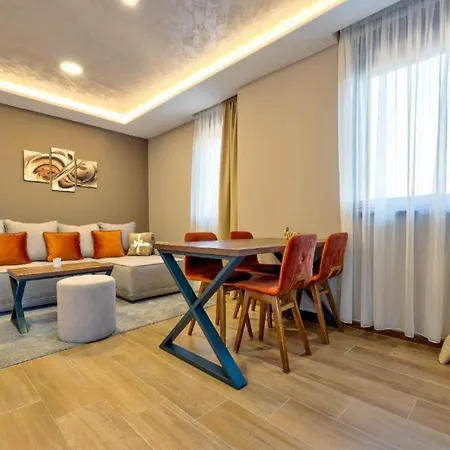 Tomy Forest Cigar Bar فندق 4*