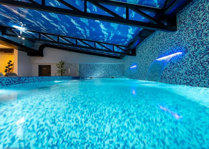 Tomy Forest Cigar Bar Hotel