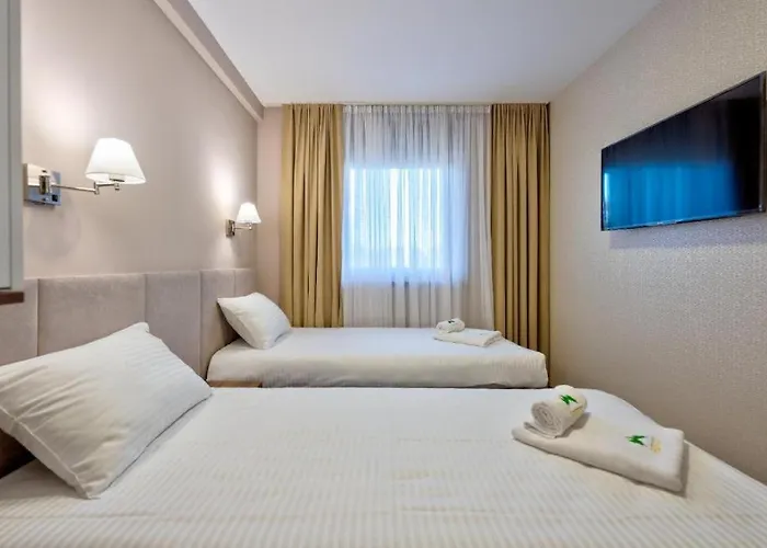 Tomy Forest Cigar Bar 4*