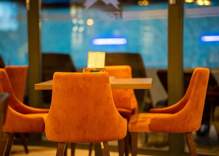 Tomy Forest Cigar Bar Hotel