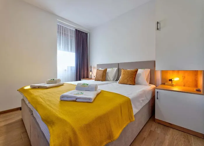 Tomy Forest Cigar Bar 4*